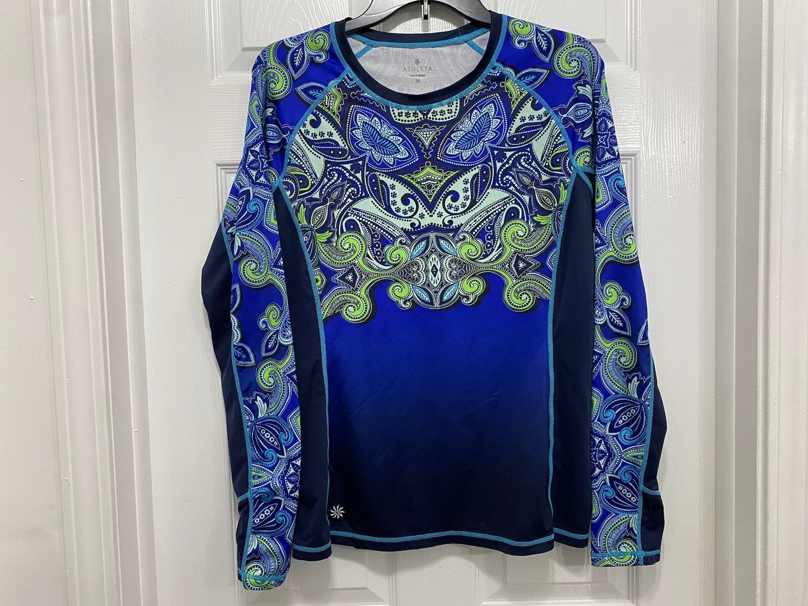 athleta runaway ls wicking run paisley thumbholes shirt