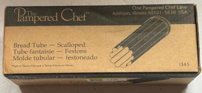 Pampered Chef Scalloped Bread Tube #1565 NIB Vintage Baking Mold Cookie Cutter