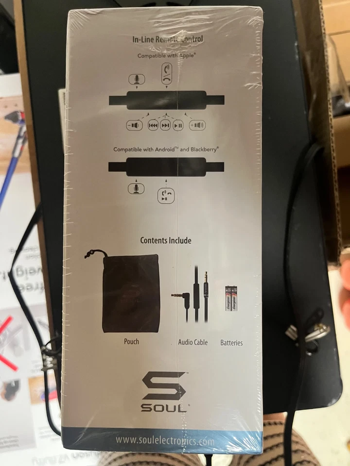 Наушники с шумоподавлением высокой четкости SOUL от Ludacris SL300WB черные/белые - Изображение 2 из 4