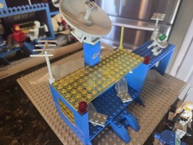 VTG LEGO Classic 493 Space Command Center NEAR Complete W/Box & Instructions 