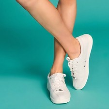 Tretorn Nylite Icon Leather Sneakers Womens Size 9