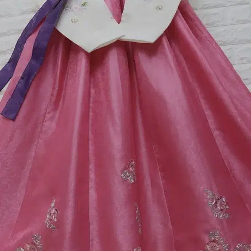 Traditional Hanbok Women’s Embroidered Jeogori and Skirt Set, size L, 150-160cm