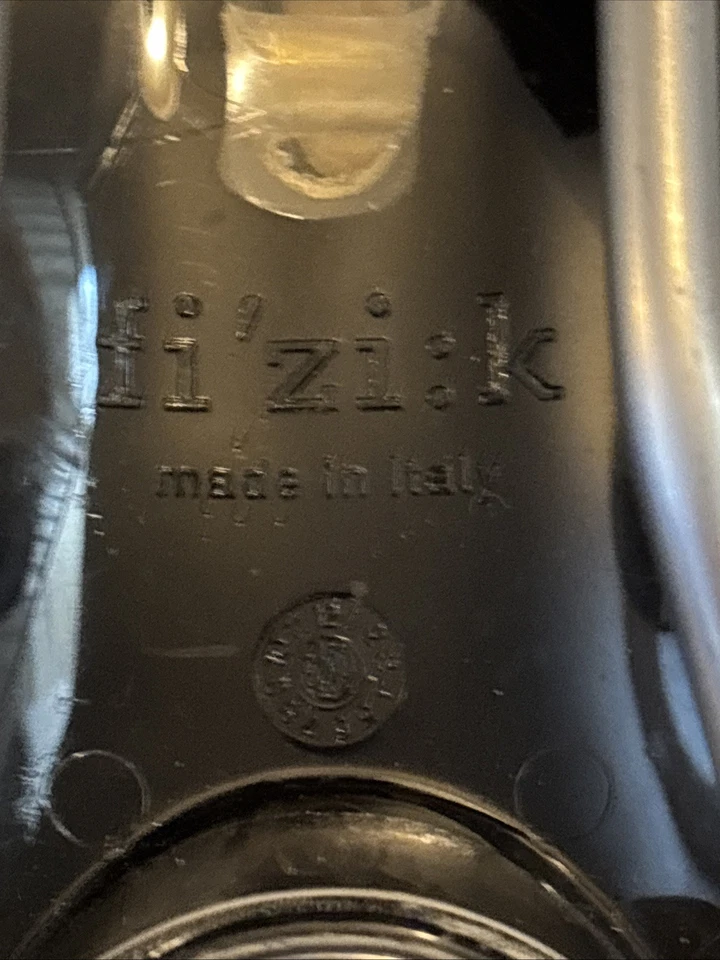 Asiento retro Fizik Gel fi'zi:k [cp]3 pavé sillín rieles de magnesio Foto 3 de 4