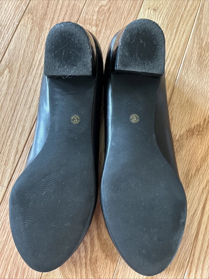 East 5th Womens Classic Pumps Shoes Black 9.5M Top Cut Out Strap - Image 4 of 4