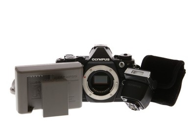 Olympus OM-D E-M5 Mark II Mirrorless Micro 4/3 Digital Camera Body with Flash