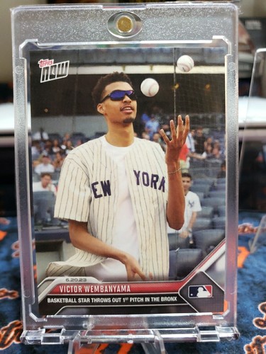 Victor Wembanyama First Pitch Yankees Spurs 2023 Topps #472 (New 1 Touch Case) - Bild 1 von 6