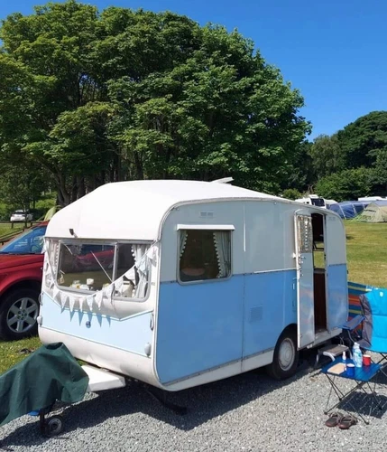 Castleton Rovana Vintage Caravan - Picture 3 of 24