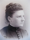 Antique Cabinet Card Photo of Victorian Woman by S. Piper from Manchester, N. H. — photo 2