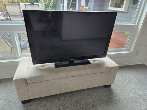 Samsung 40" LCD TV Excellent Condition