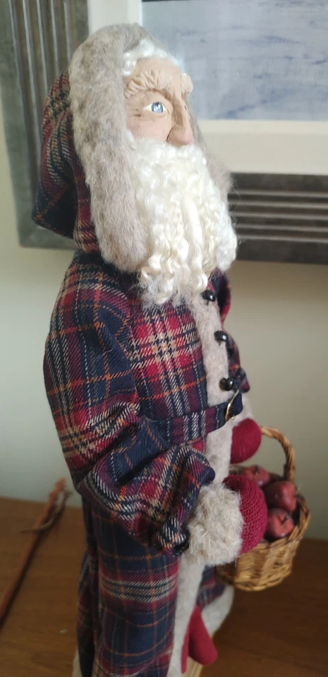 Primitive Old Red Plaid Coat Santa Claus Hand Made Artist Signed Apple Basket 18 - Image 3 of 4