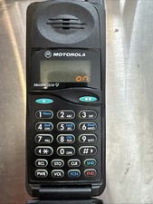 Motorola MicroTAC 650 Flip Cell Phone w/ Charger  Leather Case   Powers On