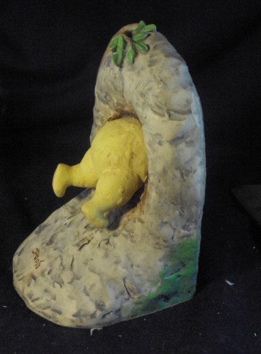 Winnie the Pooh Book End resin back half only - Picture 4 of 5