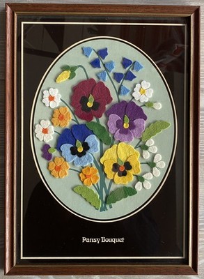 Holzrahmen 3D Stoff Stiefmütterchen Bouquet 9  x 12,5  Wandtisch montiert