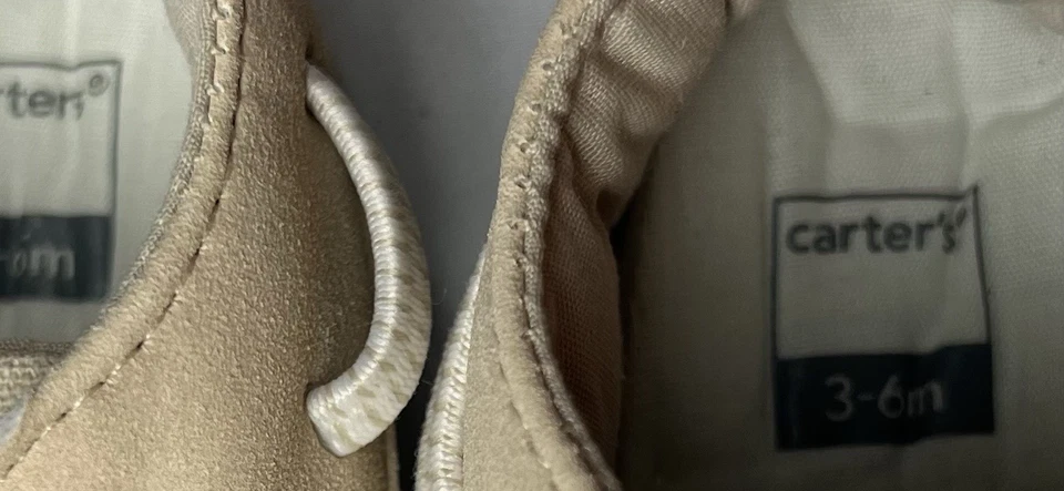 Zapatos de bebé Carters de lona e imitación de gamuza talla 3-6 meses Foto 2 de 4