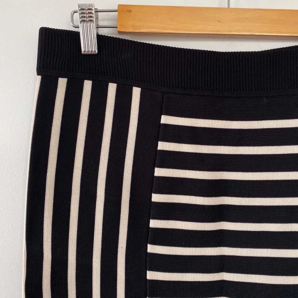 Falda Country Road blanca y negra a rayas elástica línea A AU grande EE. UU. 12 Foto 3 de 4