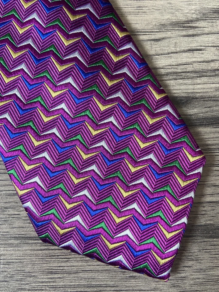 Corbata De Seda Bordada Con Zigzag DUCHAMP BNWT - Imagen 2 de 4