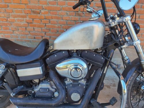 Motorcycle Petrol Gas Fuel Tank Oil Tank For Harley Dyna Unpainted Silver 10L - Foto 4 di 9