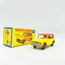 Matchbox Lesney 18e Field Car Red Hubs - Unpainted base Boxed Regular Wheels