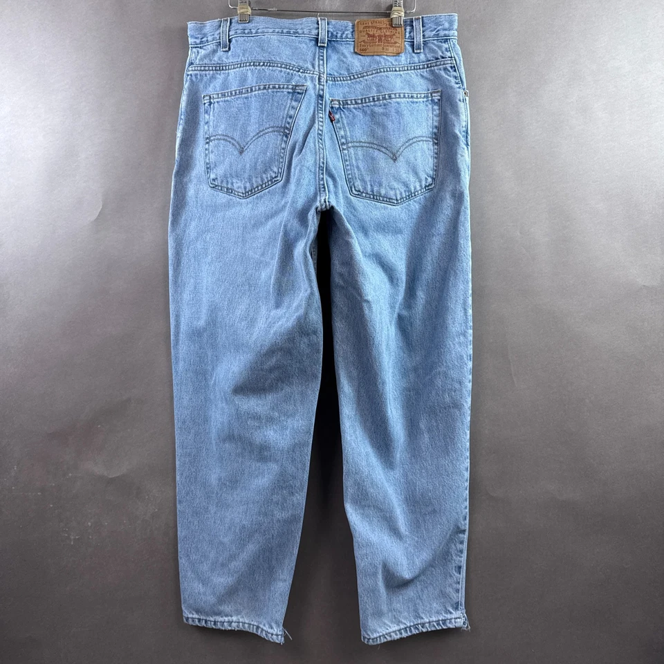 Vintage Levis Jeans Mens 36x30 Blue Y2K Loose 560 Light Distressed Baggy Pants - Image 3 of 4