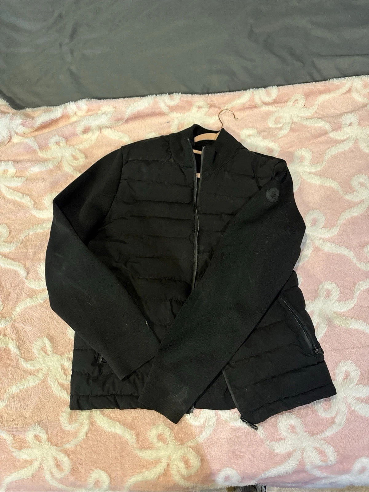 Moncler — Moncler Padded jacket SIZE 4