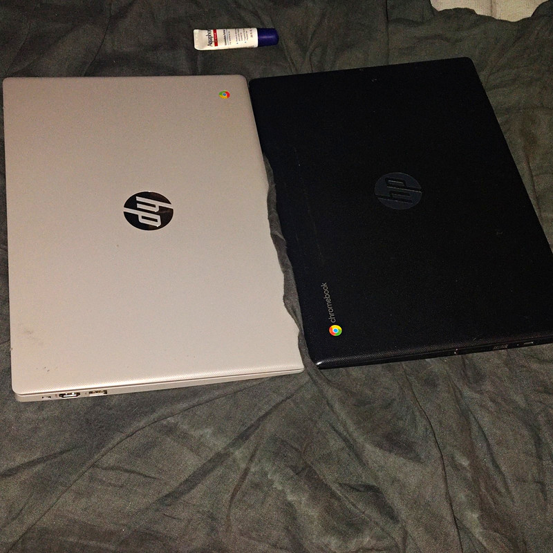 2 hp Chrobooks Near To Perfect Condition
