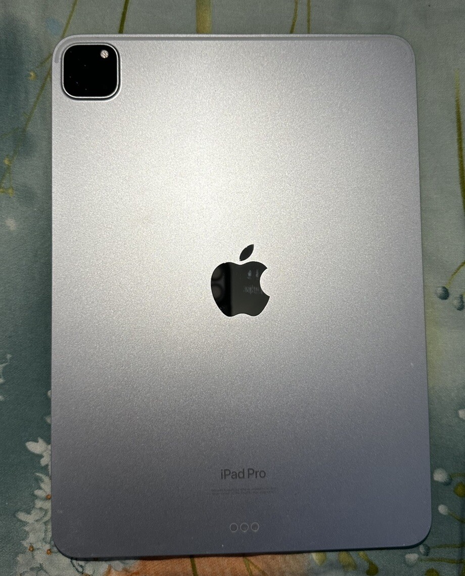 iPad Pro 11in (4th Generation) 2022, Silver, 128GB, Used (4 months only)-image