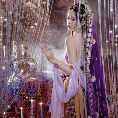 Women display picture 2