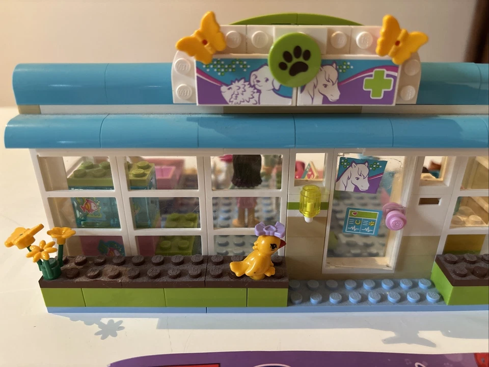 Juego de clínica veterinaria Lego Friends Heartlake Foto 2 de 4