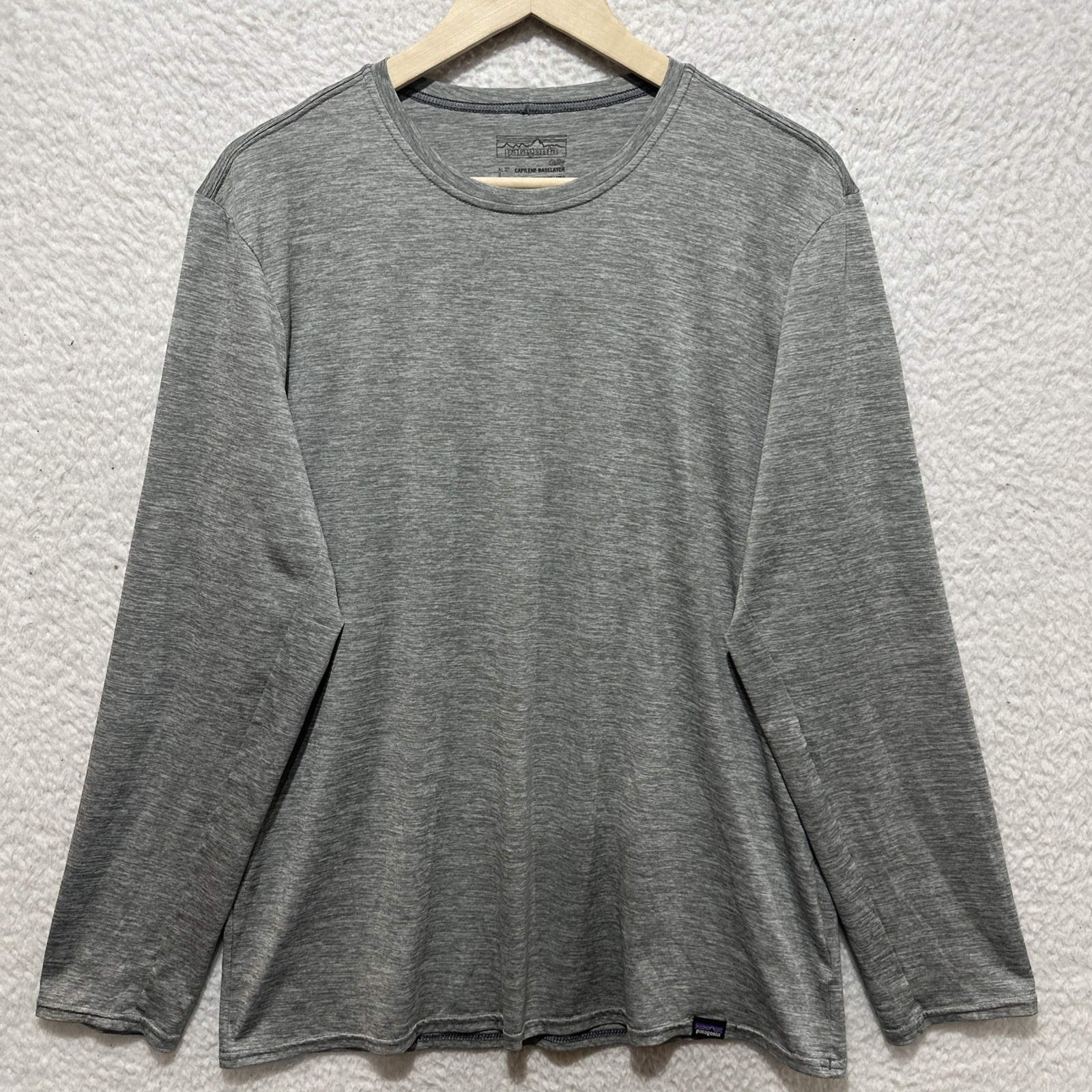 Patagonia Men's Long-Sleeve Shirt Size L Capilene Base layer Daily Heather Gray