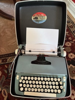 Vintage 1967  Smith Corona  Super Sterling Portable Typewriter & Case-Very Nice