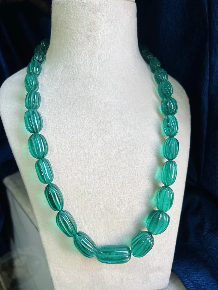 AAA Emerald Tumbled Carved Gemstone Neckless  9x11 mm To 18x23 mm - Image 2 of 4