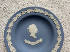 Vintage Wedgewood Blue Jasperware Queen Elizabeth II Cameo Commemorative Plate
