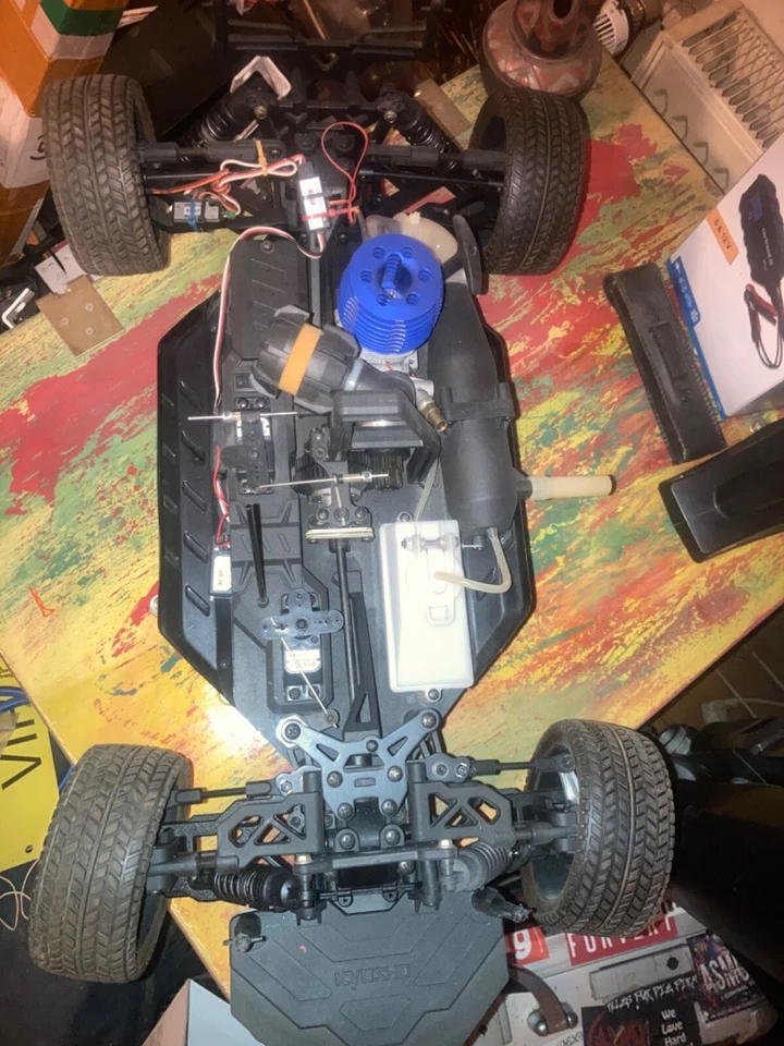 RC NITRO AMG MERCEDES C-KL. DTM 2008 KYOSHO De Agostini 1:8 NEU # unbenutzt - Bild 4 von 4