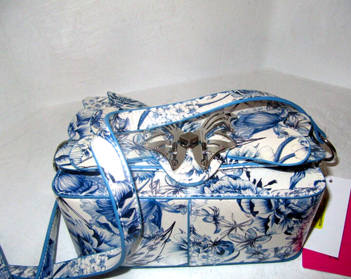 Betsey Johnson Flights of Fancy Butterfly Floral Crossbody Bag Blue White NWT$88 - Picture 7 of 9