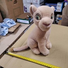 PELUCHE DISNEY 25 cm - le roi lion - NALA bébé - disneyland