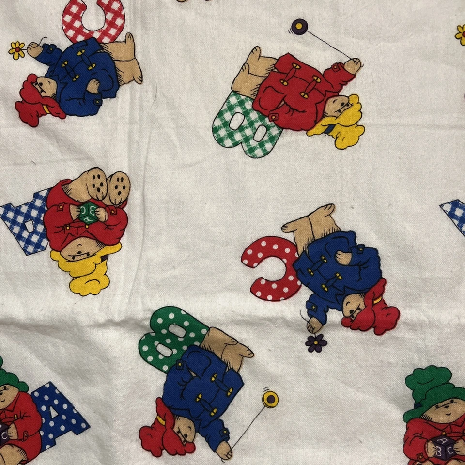 Cobertor de bebê urso Paddington feito à mão alfabeto ABC 29 x 29" cores primárias - Imagem 2 de 3