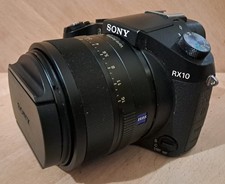 Sony DSC-RX10 20.2MP con obiettivo Zeiss 24-200mm 1:2.8 in ottime condizioni
