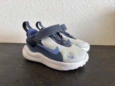 Nike Infant Shoes Blue and White Size 4 