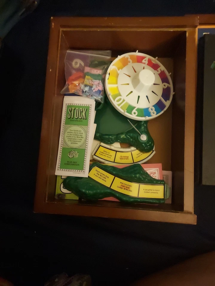 Vintage 2007 the Game of Life Board Game Wooden Box Bookshelf Edition - Image 3 of 4