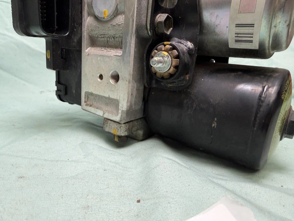 2006-2011 Lexus GS430 GS460 GS450H ABS Anti Lock Brake Pump 44510-30260 - Image 2 of 4