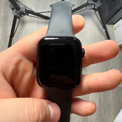 Apple Watch SE 2nd Generation - GPS - 44mm - Midnight - 94% Battery health - Zdjęcie 8 z 13