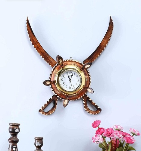 Wooden Handicraftd Cross Sword Designe Wall clock for Home and Office Decor - 第 4/8 張圖片