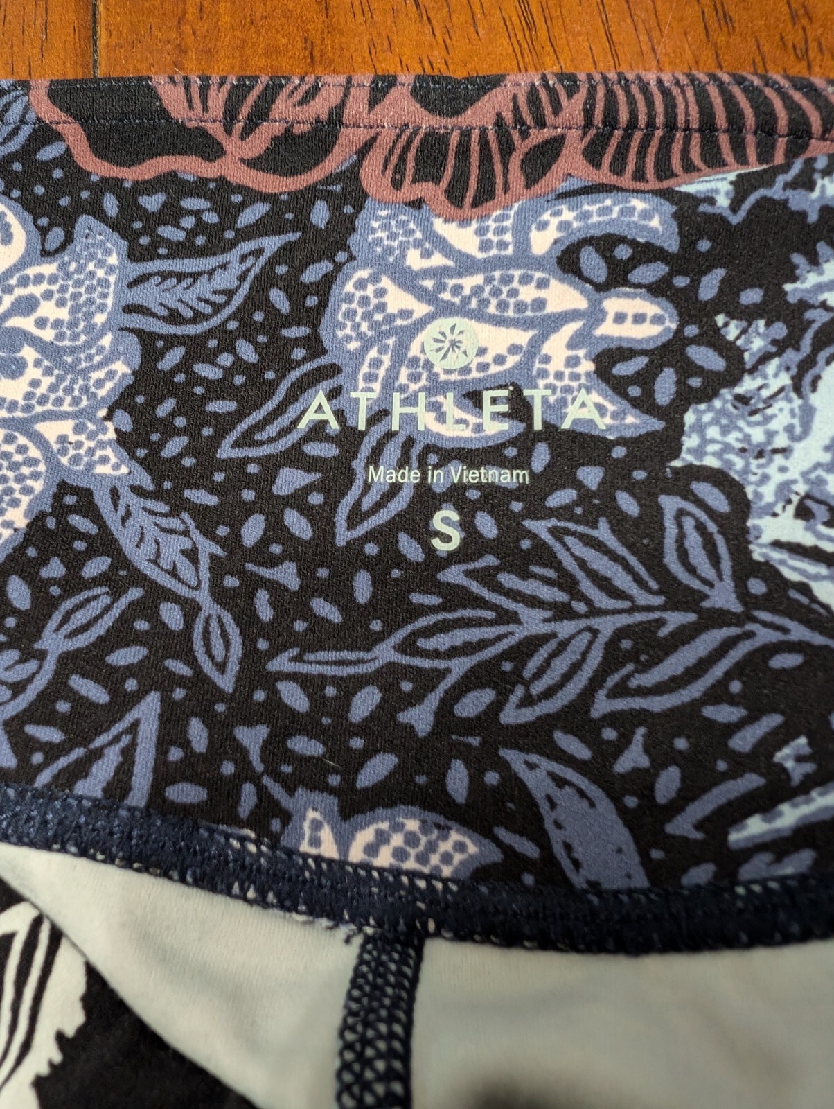 Athleta Womens Leggings Patchwork Salutation Size… - image 3