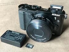 Nikon 1 V3 18.4MP Digital Camera NIKKOR 10-30mm f3.5-5.6 VR Read Description!