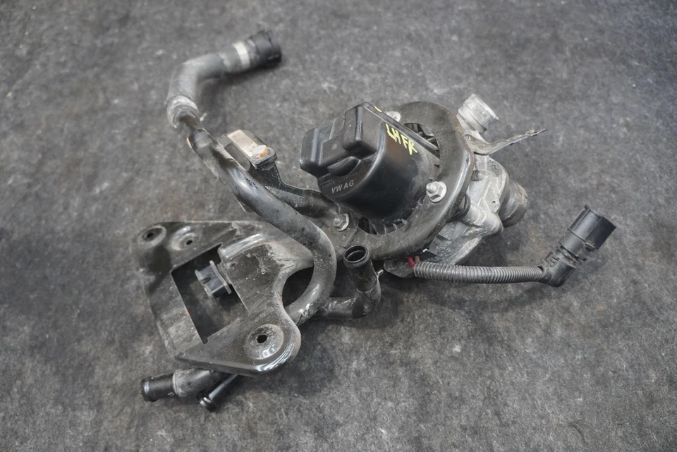 Насос вторичного впрыска воздуха смога 4,0 л 079959231E от оригинального производителя Audi RS7 2014-17 S7 - Изображение 4 из 4