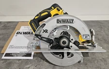 New DeWALT 20 Volt 20V Max XR 7 1/4" Cordless Brushless Circular Saw DCS570B