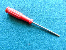 STEADFAST Small Slotted screwdriver