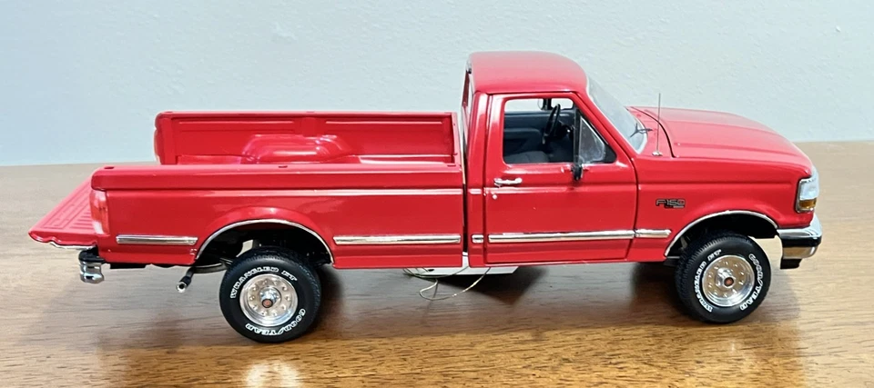 Franklin Mint 1996 Ford F150 Pickup Truck RED Model Car Diecast Replica - Image 3 of 4