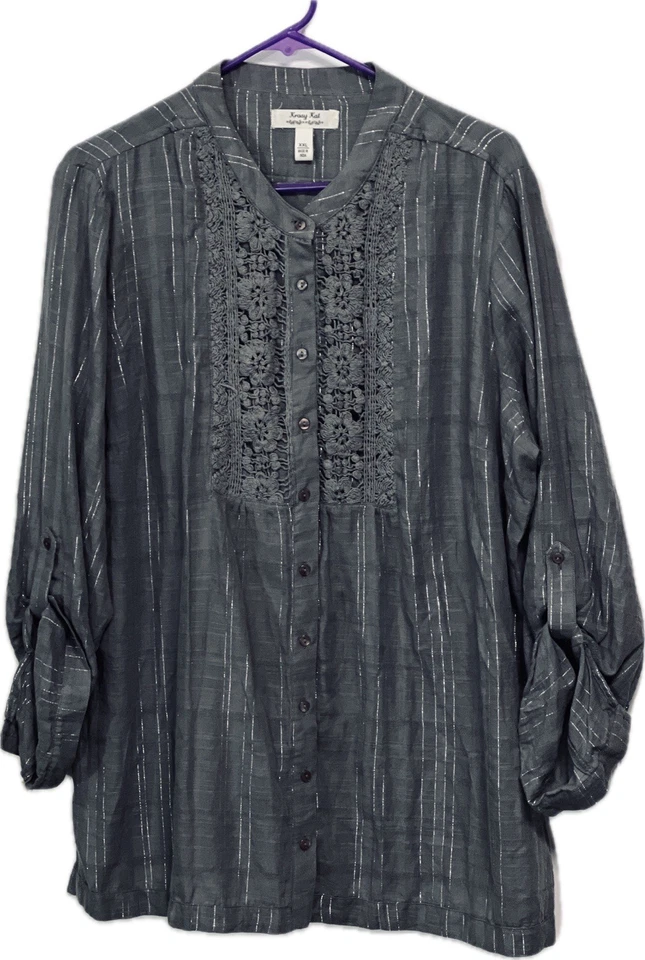 Blusa Krazy Kat Top Talla XXL Gris/Plateado Rayas Bordado Mangas Abotonadas Foto 3 de 4