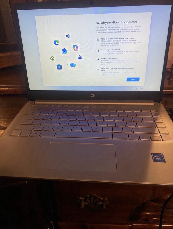 HP 15.6in Silver Laptop Intel Core i3 8GB RAM 256GB SSD Windows 2020 64GB